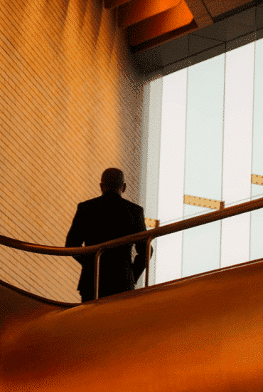Geschäftsmann auf einer Treppe